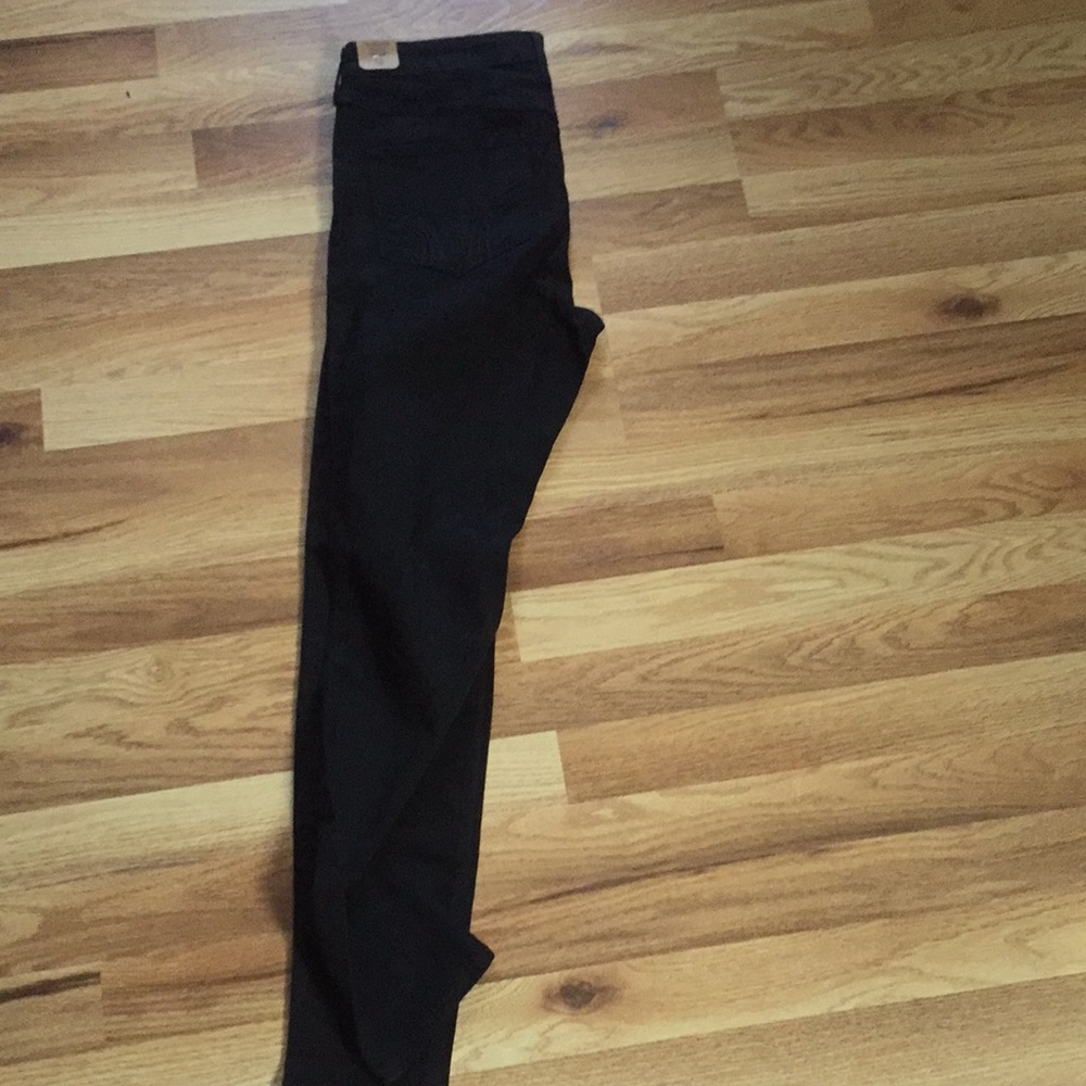 2 pairs of hollister jeans black and cranberry
